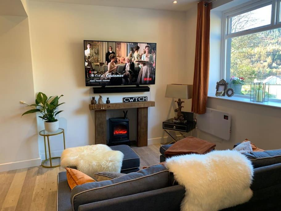 Renovated Miner'S Cottage - Family & Dog Friendly Abertillery Exterior photo
