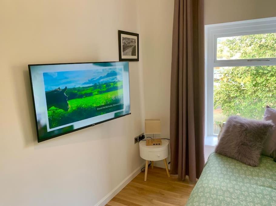 Renovated Miner'S Cottage - Family & Dog Friendly Abertillery Exterior photo